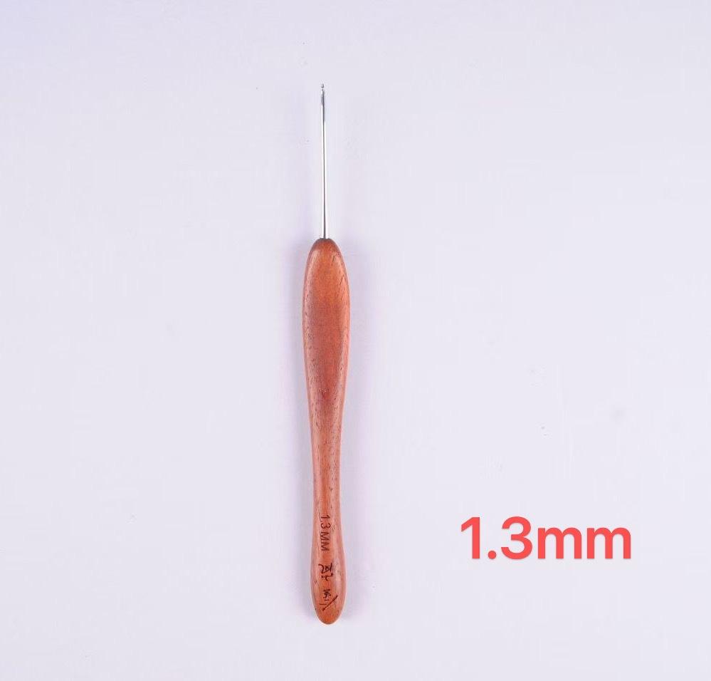 Crochet Blood Sandalwood Handle Hand Knitting Tool Non-Slip Stainless Steel Crochet