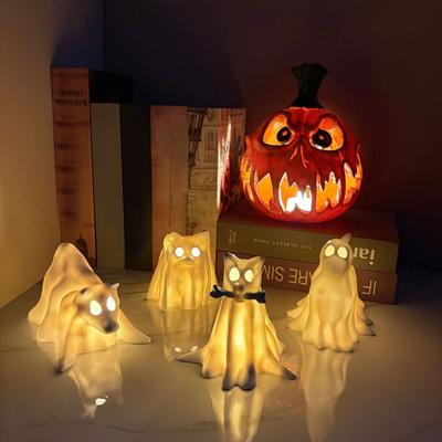 Halloweenová figurka zvířete v podobě ducha, Pes nebo Kočka se závojem, Pryskyřičná strašidelná stolní ozdoba pro domácí párty, Dekorace strašidelného domu