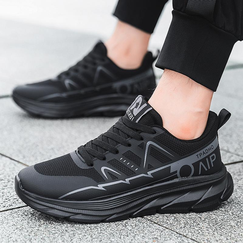 New Shoes Sports Shoes Travel Casual Shoes Lightweight Mesh Breathable Running Shoes Couple Black Shoes