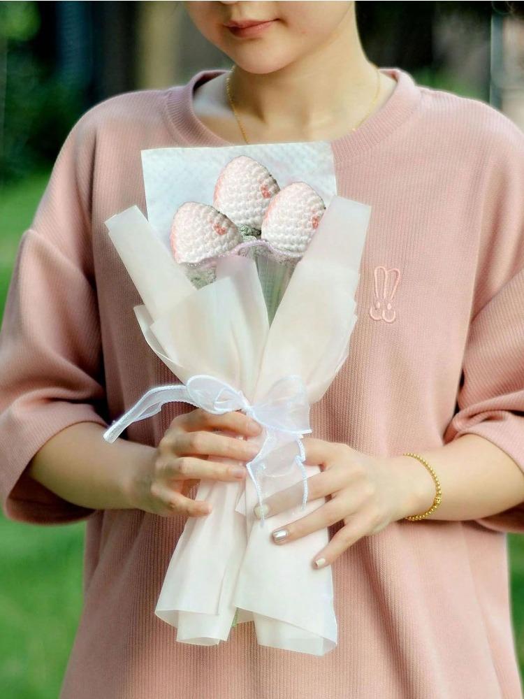 6 Pieces Crochet Flowers Bouquet Hand-Knitted Strawberry Bouquet Artificial Wool Flower for Valentines Day Mother's Day Birthday Wedding Home Decor