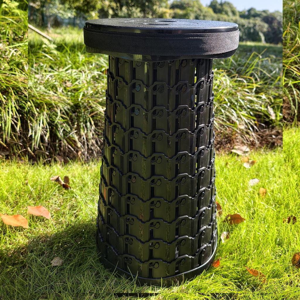 Collapsible Round Plastic Stool for Outdoor, Home, and Travel Use - Ideal for Sketching and Compact Storage.