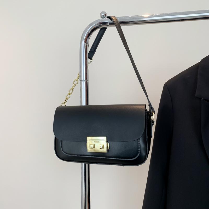 

Ретро мода простая фактура сумка через плечо весенняя универсальная сумка подмышкой темперамент маленькая квадратная сумка прилив чёрный