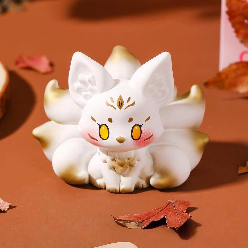 1Pcs Nine Tailed Fox Resin Car Ornament Handcrafted Exquisite Desktop Decoration for Office Study Fox Lovers Birthday Gift
