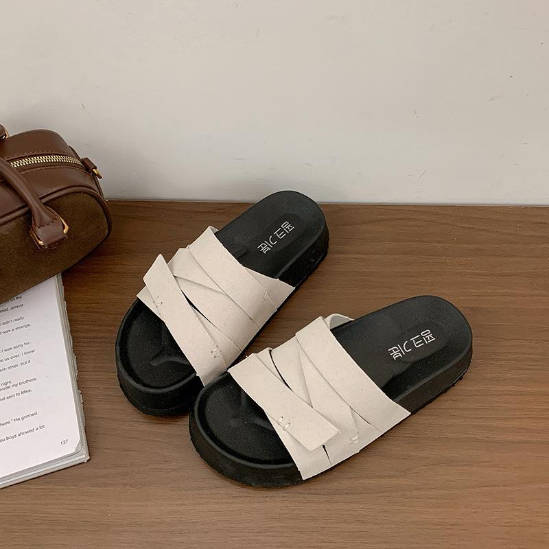 

Flat-bottomed slippers women s summer outer wear 2025 new summer women s beach versatile cool slippers 40 бежевый