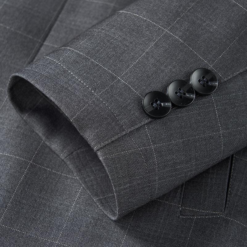 Men's Business Casual Plaid Jacket - Buttoned, Loose Fit, Lapel Style, Ideal for Spring & Autumn.