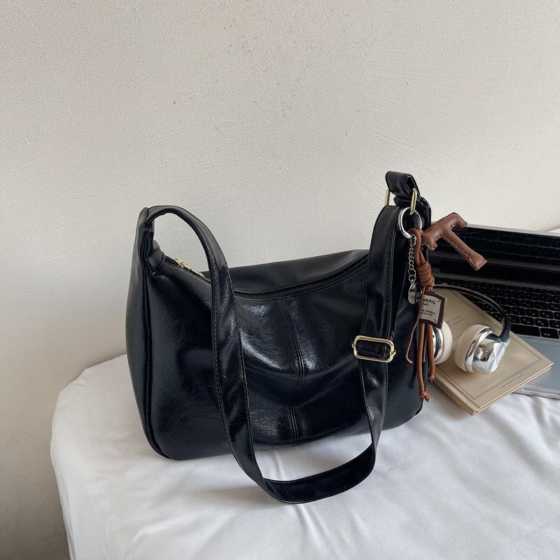 Didelės talpos krepšys Retro ir stilingas krepšys kasdieniam naudojimui Minkštos odos krepšys vienam peties dirželiui / nešiojamas per petį