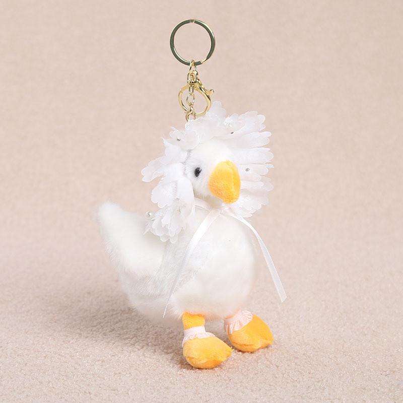 Plush Goose Keychain With Embroidered Details For Girls And Boys