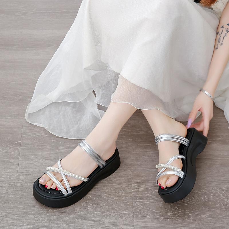 Thick-bottomed Roman Air-cooled Slippers for Women To Wear In the Summer of 2025 New Thick-bottomed Pregnant Women's Beach Cool Slippers