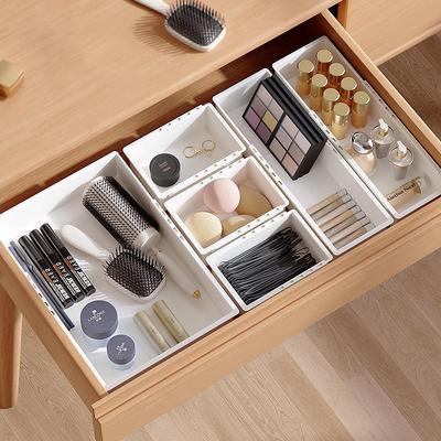 Retractable Drawer Divider Storage Organizer for Cosmetics, Kitchen Cutlery, and Dressing Table.