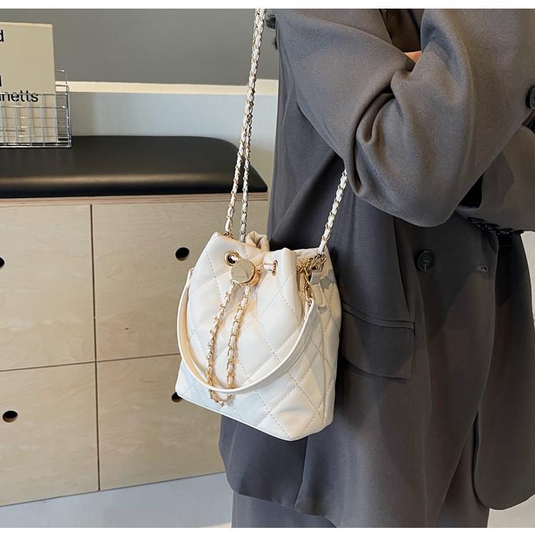 IELGY Diamond Chain Bag Fashionable All-Match High-End Sense One-Shoulder Messenger Bucket