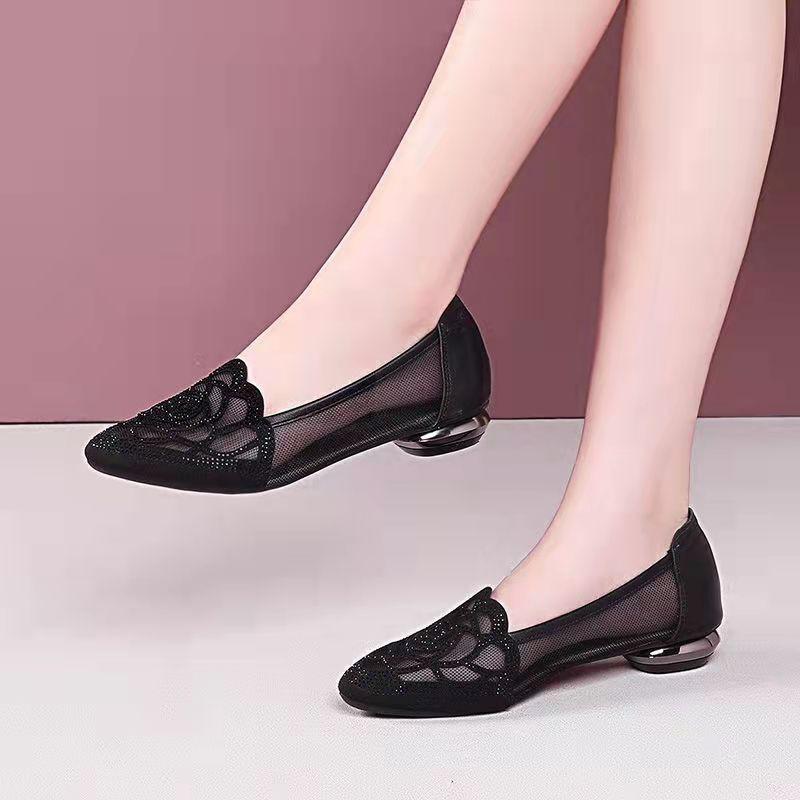 

Большие полые дышащие сандалии, новые туфли-лодочки на низком каблуке с сетчатым верхом и острым носком, украшенные стразами, лето 2025 41 чёрный