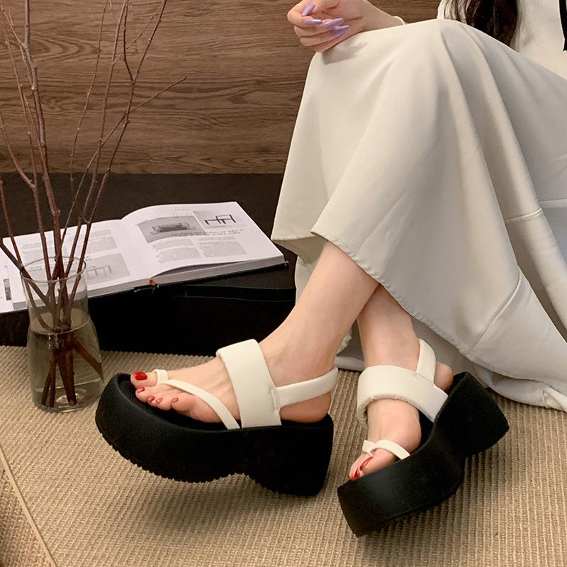 South In the South Black Small Man Platform Sandals Women's 2025 New Summer Wear Premium Cool Slippers