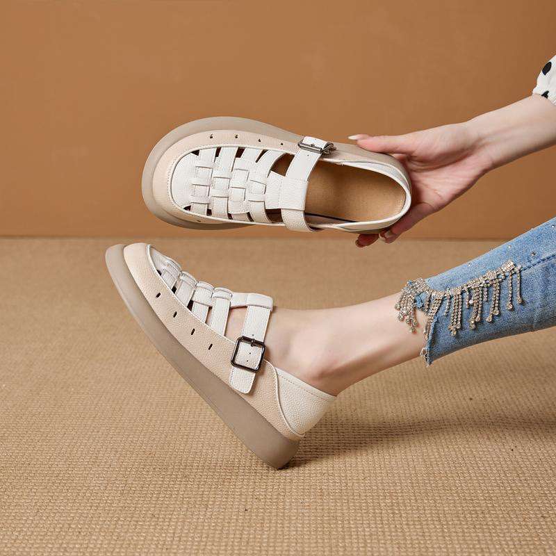 Hollow bag head sandals women's 2025 summer new casual hole shoes soft leather retro woven breathable flat-bottomed soft single shoes