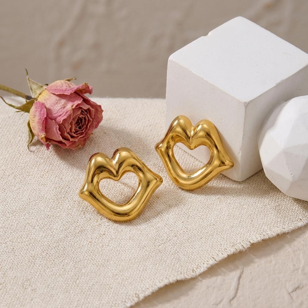 Fun Heart Lip Stainless Steel Stud Earrings for Women Cute Tarnish-Resistant Gold Plated Party Fashion Jewelry Gift