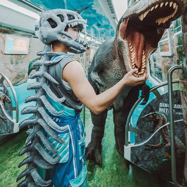 Douyin Viral Luhan Style Dinosaur Skeleton Cosplay Costume with Mask and Plush Doll