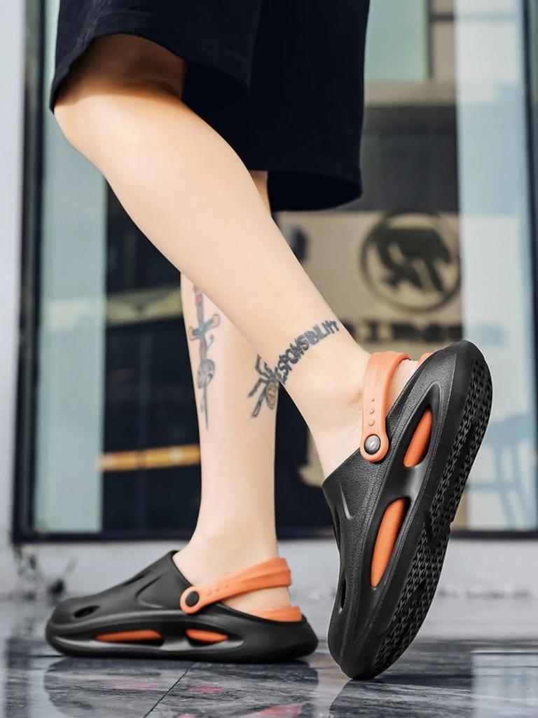 Fashion Hole Male Slipper Beach 2025 Fashion Clappers Shoe Rubber Summer Sale Adult Mascullino Casual Elegant Low Price Y2k Slides Men's