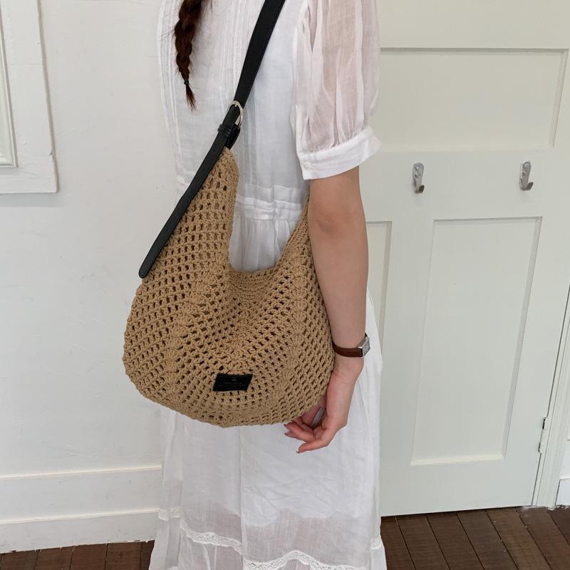 Textured commuter casual straw woven bag women s spring shoulder crossbody woven bag large capacity woven shoulder bag