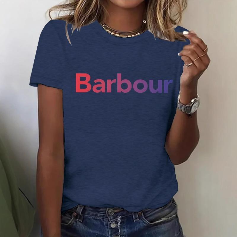 Ein neues Sommer-Kurzarm-T-Shirt im Damenstil mit Aufdruck