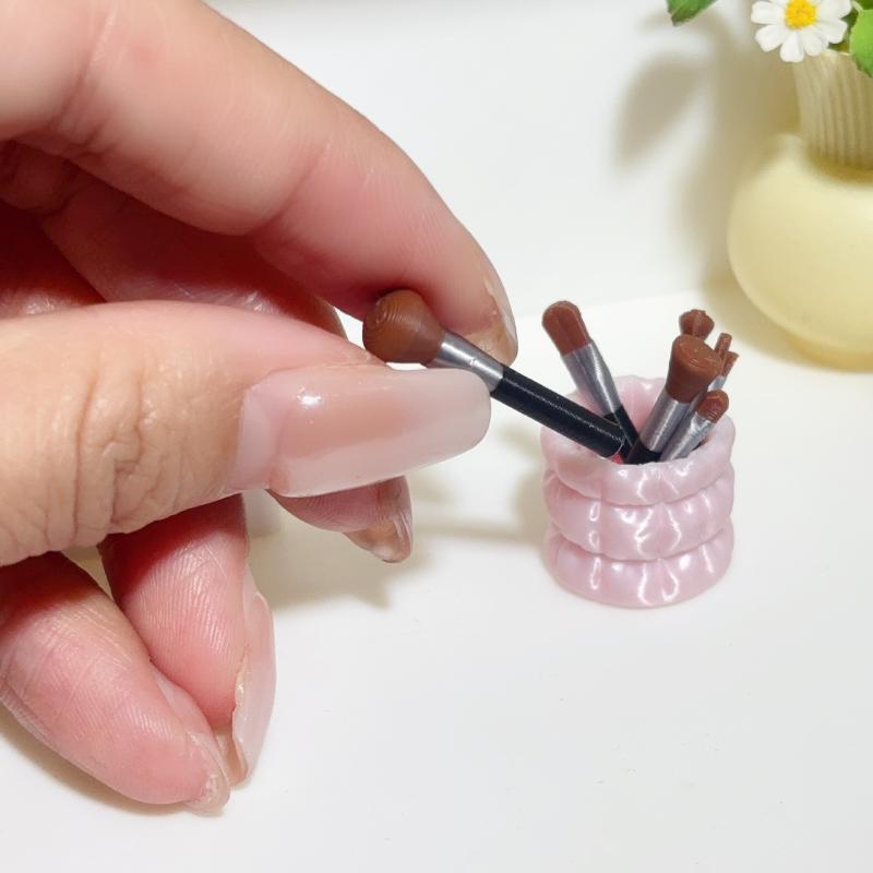 1 Set Doll Accessories Toys 1/12 Dollhouse Miniature Simulation Makeup Brush Pen Holder Model Ornament Scene Decoration
