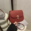 Foreign style woven pattern women's bag 2025 summer simple small square bag fashionable solid color retro lock single shoulder messenger bag