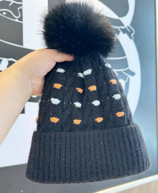 

Polka Dot Fleece-Lined Wool Knit Hat for Women - Warm, Trendy & Versatile for Autumn/Winter Outdoor Wear