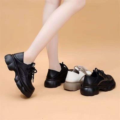 Damen Sommer hohle atmungsaktive Muffin-Schuhe neu vielseitig dicksohlige erhöhende Schnürschuhe einzelne Schuhe