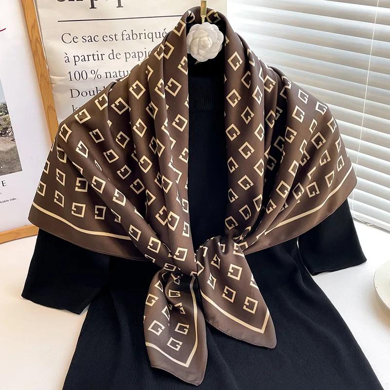 

90*90CM Shawls Fashion Beach Sunscreen Silk Scarves Europe And America Kerchief Popular Print Square Bandannas One Size
