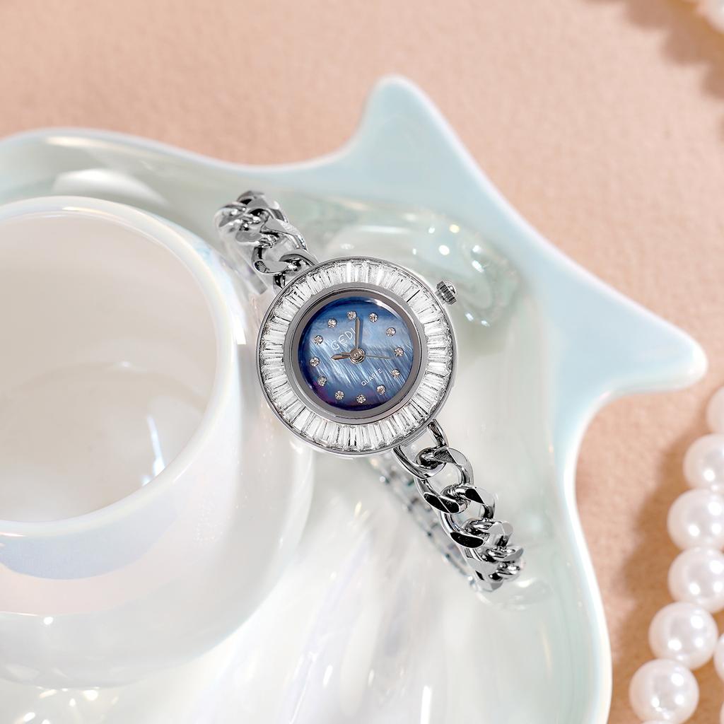 Light Luxury Niche Small Women'S Watch, Exquisite High-End Fritillary Face Women'S Bracelet, Quartz Watch