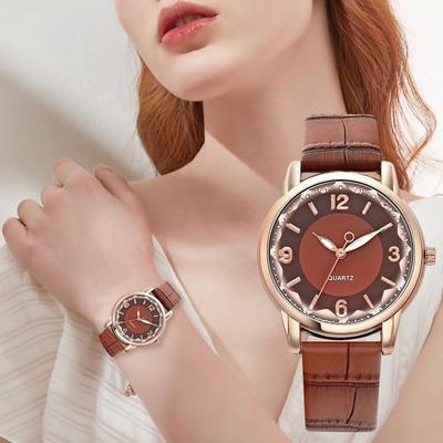 2025 Einfache Vintage-Klassiker-Quarz-Armbanduhr mit zweifarbigem Zifferblatt, stilvolle Damenuhr, modisches Zifferblatt, lässiges Armband, Lederarmband