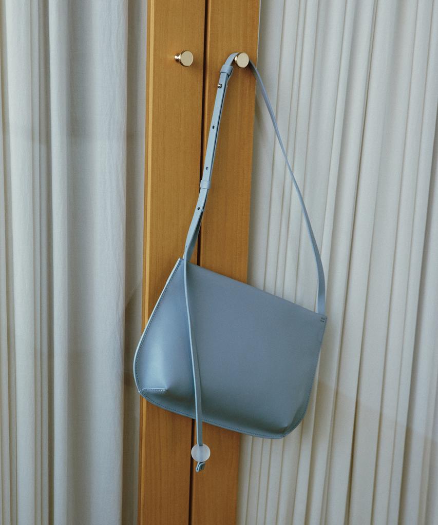 Taeseoul Pebble Shoulder Bag (Mint Grey)