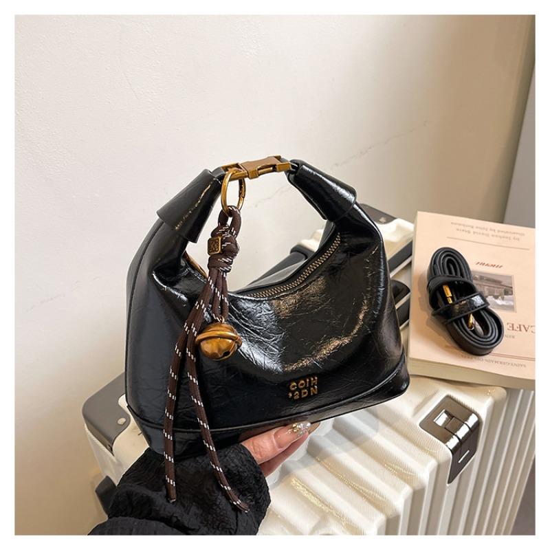 

High-end and Fashionable Multi-purpose Single-shoulder Crossbody Bag for Commuting To Work With pendant чорний