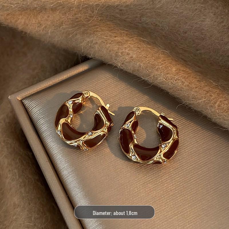 Maillard Retro Ear Cuffs: 2025 Niche Style Women's Stud Earrings with High-End Temperament Design