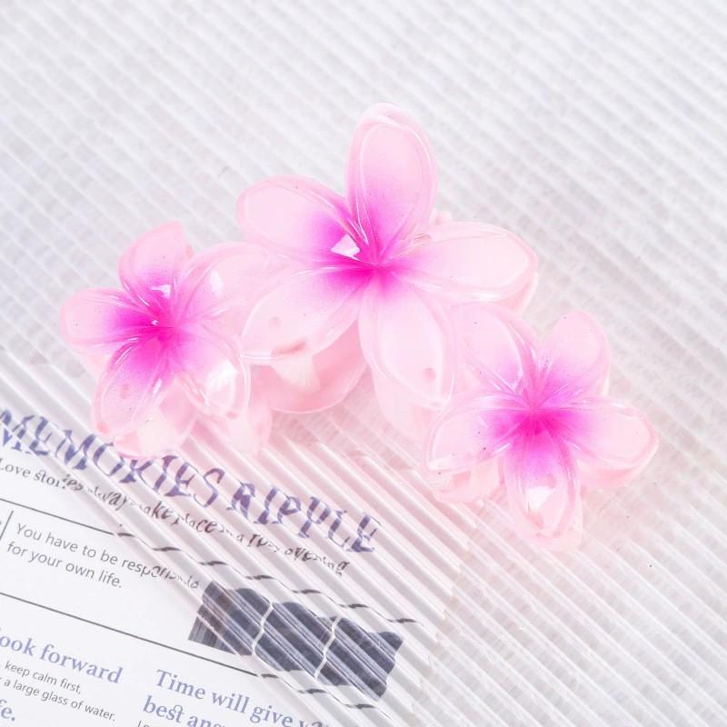 European/American Three Flowers Plumeria Claw Clip - Cute Large Hairpin for Women's Bun