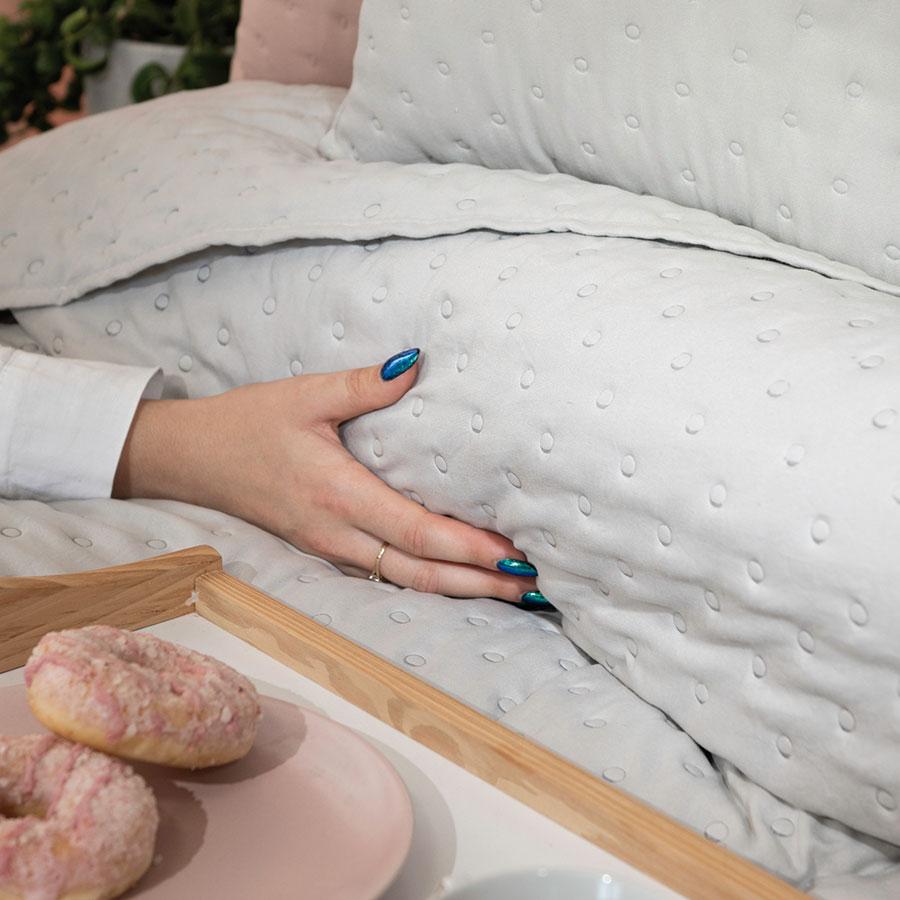 NULES Decorative bedspread - delicate gray pattern - 220x240cm