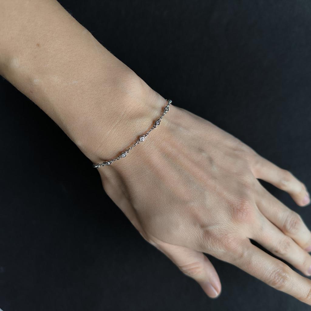 Серебряный браслет с фианитами, вес изделия 2,53 гр (2208822)