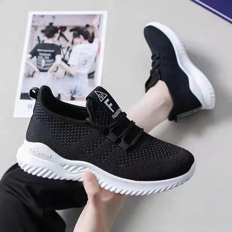 Flyknit casual shoes, comfortable soft soled sports shoes, fashionable and lightweight student shoes, white shoes for women
