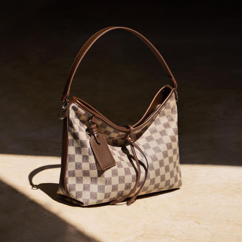 

Mrs. Qiao 2025 New Vintage Floral Print Letter Women s Shoulder Bag Large Capacity Crossbody Bag Women s Bag Upper Length30.5CM Lower