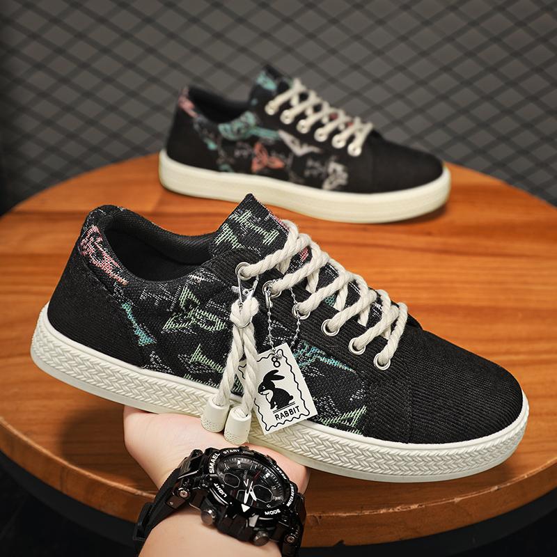 Youth Casual Cricket Shoes Fashion Trend Board Skateboard Canvas Lace-Up Sneakers Couples' Fashionable Graffiti Print Skate Shoe