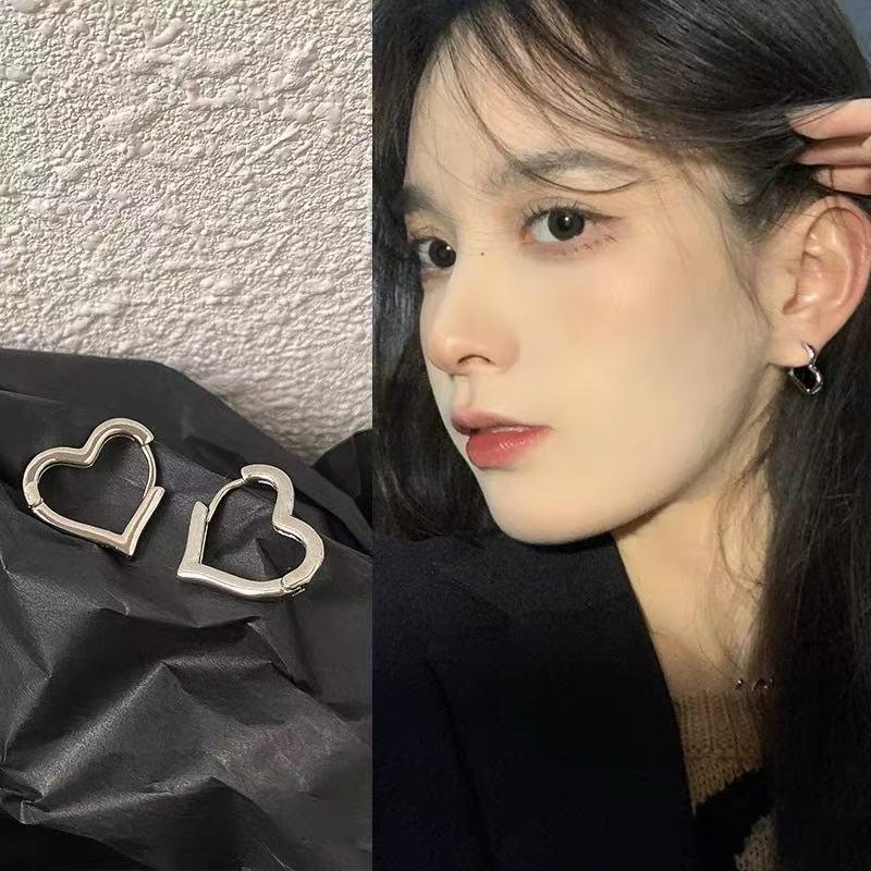 Gold Ring Earrings Women's Ear Buckles Light Luxury High-end Earrings Autumn and Winter Ring Earrings