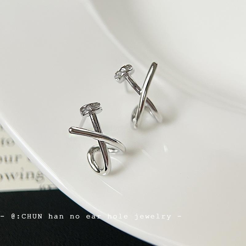 Cross Nails Premium Ear Clips No Ear Piercings Temperament Celebrity Earrings Personality Niche Fashion Design Earrings Women