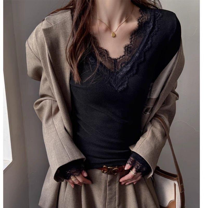 Women's V-Neck Lace Trim Slimming Top: Stylish Base Layer for Inner or Outer Wear