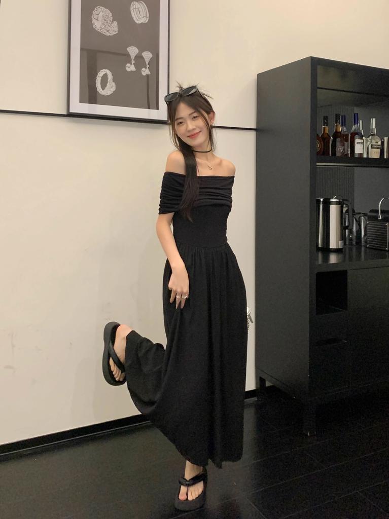 Human Cotton French Light Ripe Feeling Hepburn Style Temperament One-word Shoulder Black Dress Summer Waist Gentle Long Dress