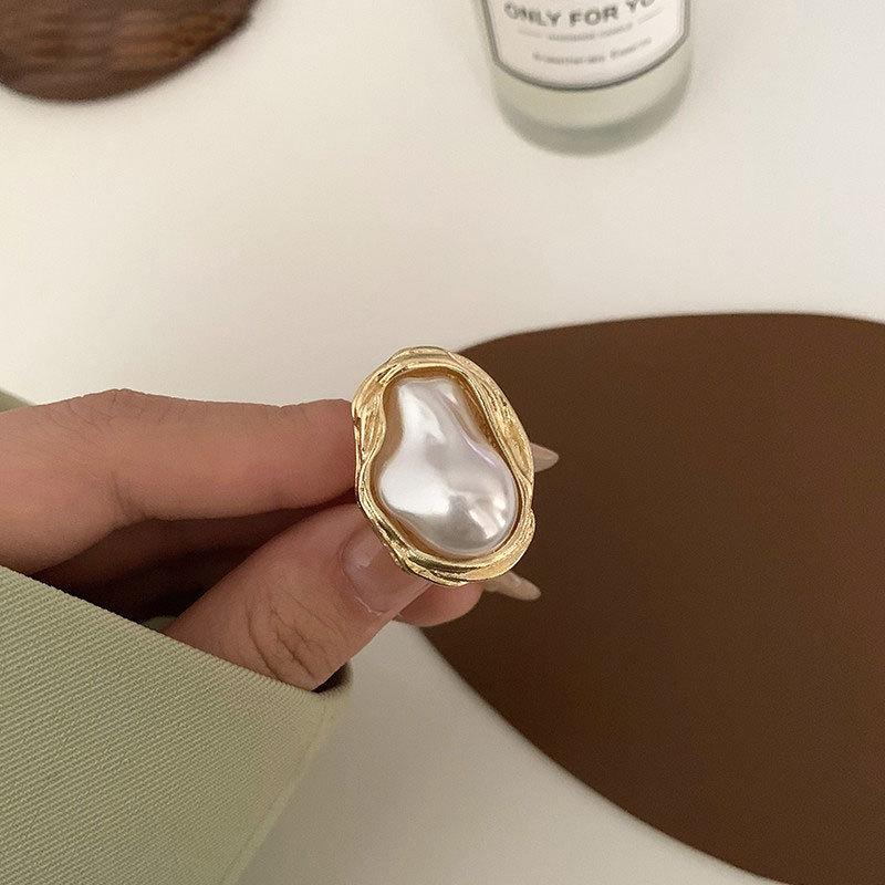 

New Design Irregular Imitation Pearl Ring Shape Gold Color Adjustable Rings For Women Korean Fashion Luxury Jewelry