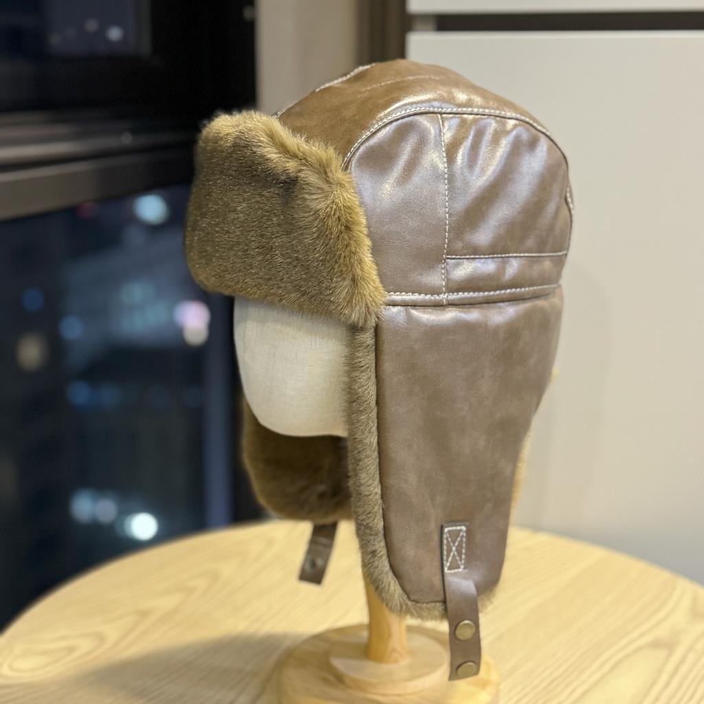 New thickened leather aviator hat for men, winter warm outdoor cycling ear-protecting cotton hat, faux cowhide hat, trendy
