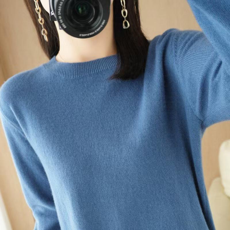 Women's Round Neck Solid Color Knitted Pullover Sweater - Autumn/Winter Long Sleeve Korean Style.