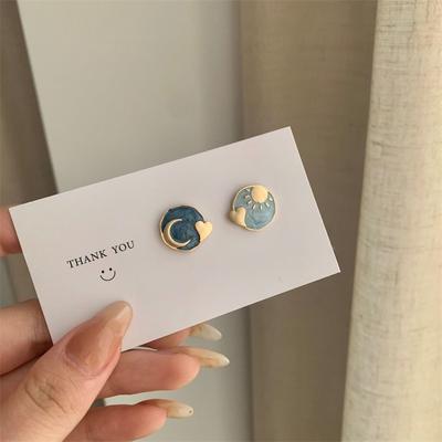 Χειροποίητα κινούμενα σχέδια Cute Sun Moon Heart Στρογγυλά ασύμμετρα καρφιά σκουλαρίκια Αξεσουάρ μόδας Επετειακό κοσμήματα Χονδρική