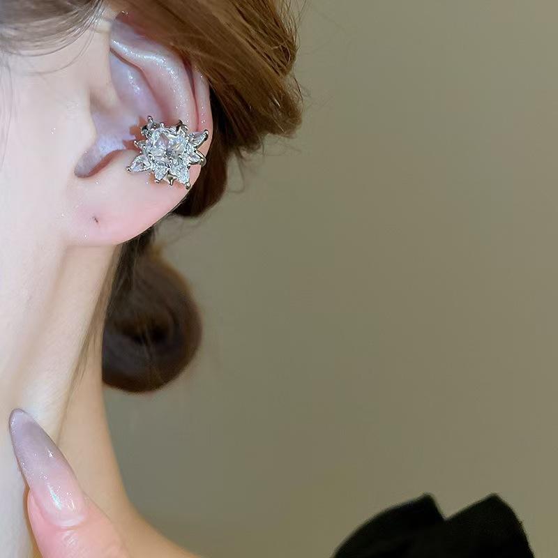 Shiny Crystal Zircon Flower Star Cuff Earrings Rhinestone No Piercing Geometric Clip Earring Simple Luxury Ear Clip Jewelry Gift