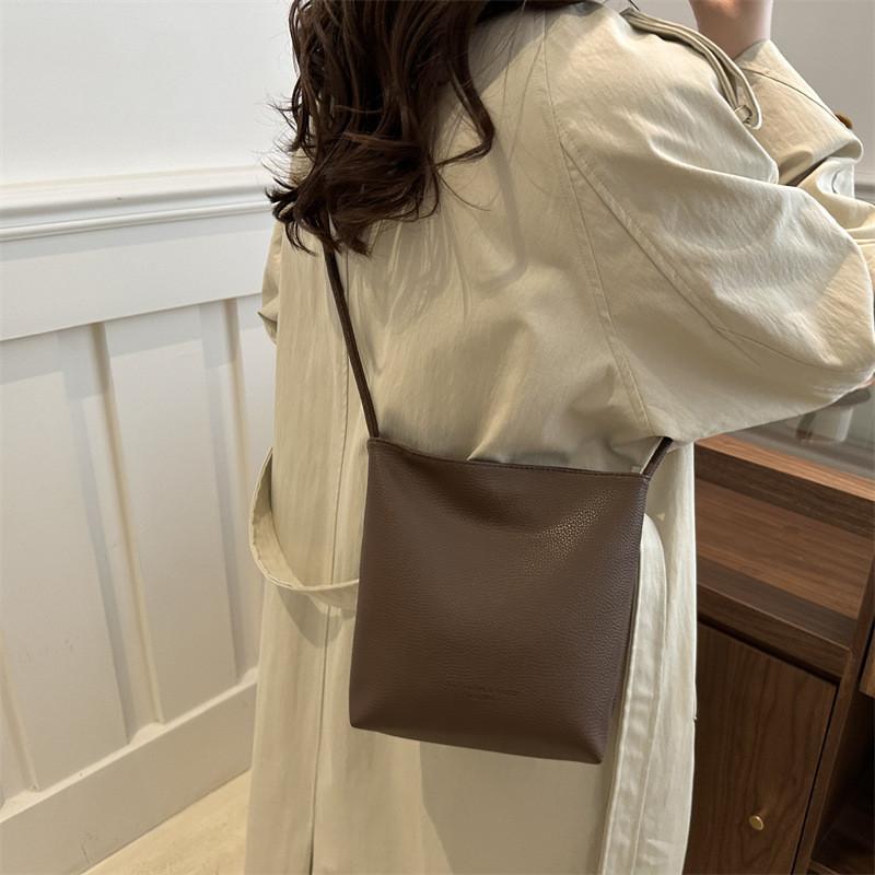 Vintage Stylish Minimalist Casual Underarm Shoulder Bucket Bag 2024 Trendy Design