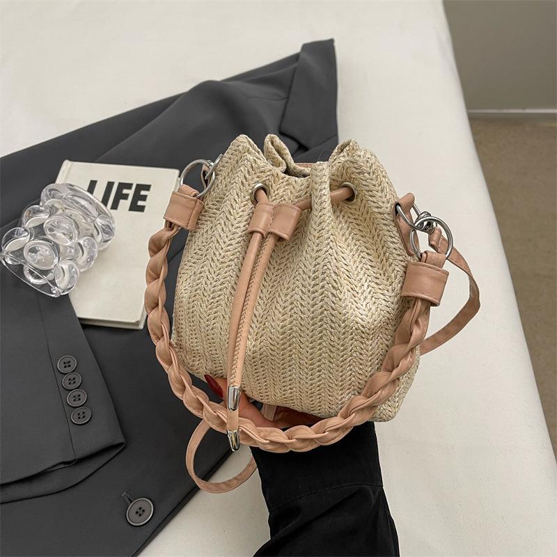 

Сумка-ведро в нишевом иностранном стиле, женская сумка для поездок на работу с текстурой в пасторальном стиле, популярная универсальная плетеная соломенная сумка