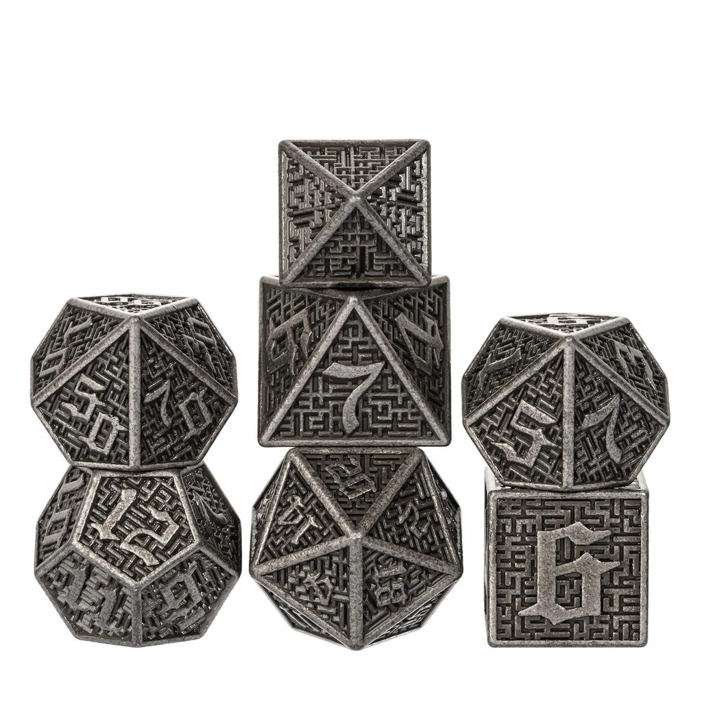 Cusdie DND Labyrinth Metallwürfel Massiv D4-D20 Polyederwürfel Set mit einzigartigem D4 für Rollenspiel Pathfinder Brettspiele TRPG
